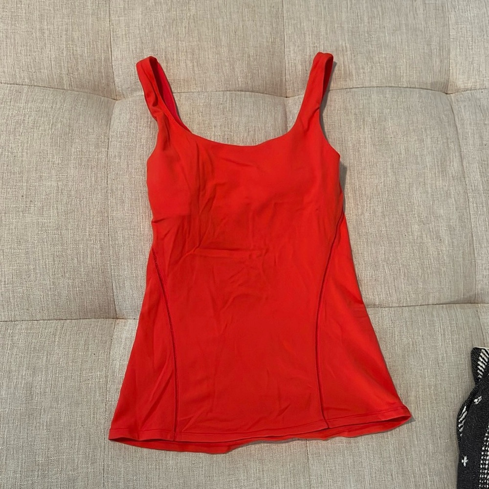 Lululemon tank with built in bra